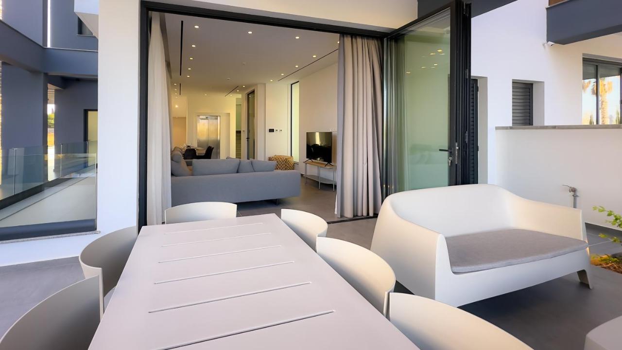 Villa Sunrise Beachfront - 3 *