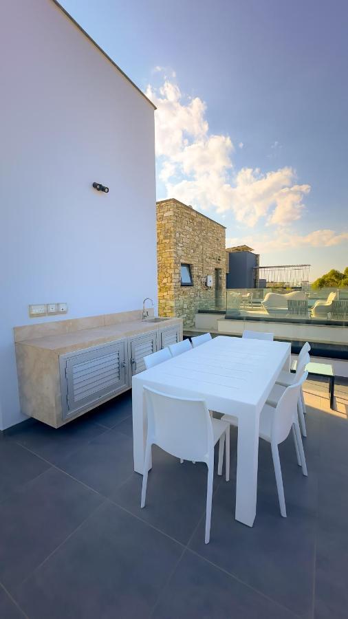 Villa Sunrise Beachfront - 3 *